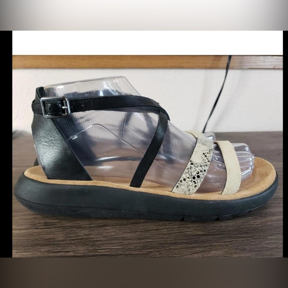 Clarks Jemsa Strappy Sandals Women’s 7.5 Animal Print Travel Comfy - Picture 3 of 15